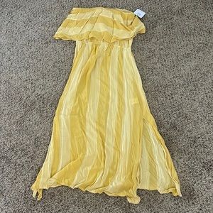 Strapless flowey striped dress